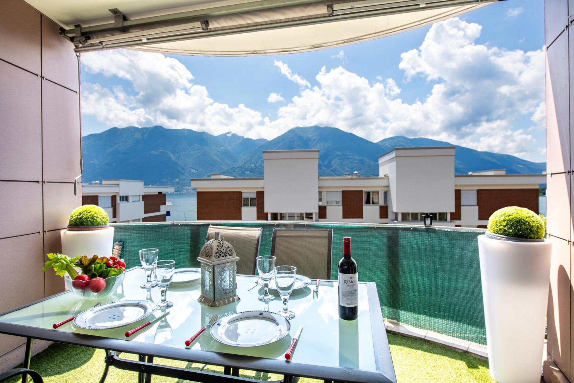 Divina Minusio Apartment Bagian luar foto